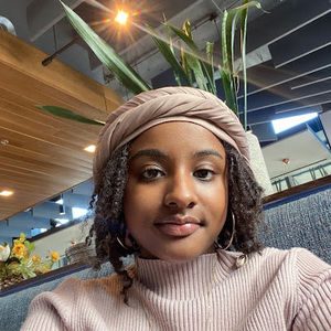 Meet your Posher, Yemisi